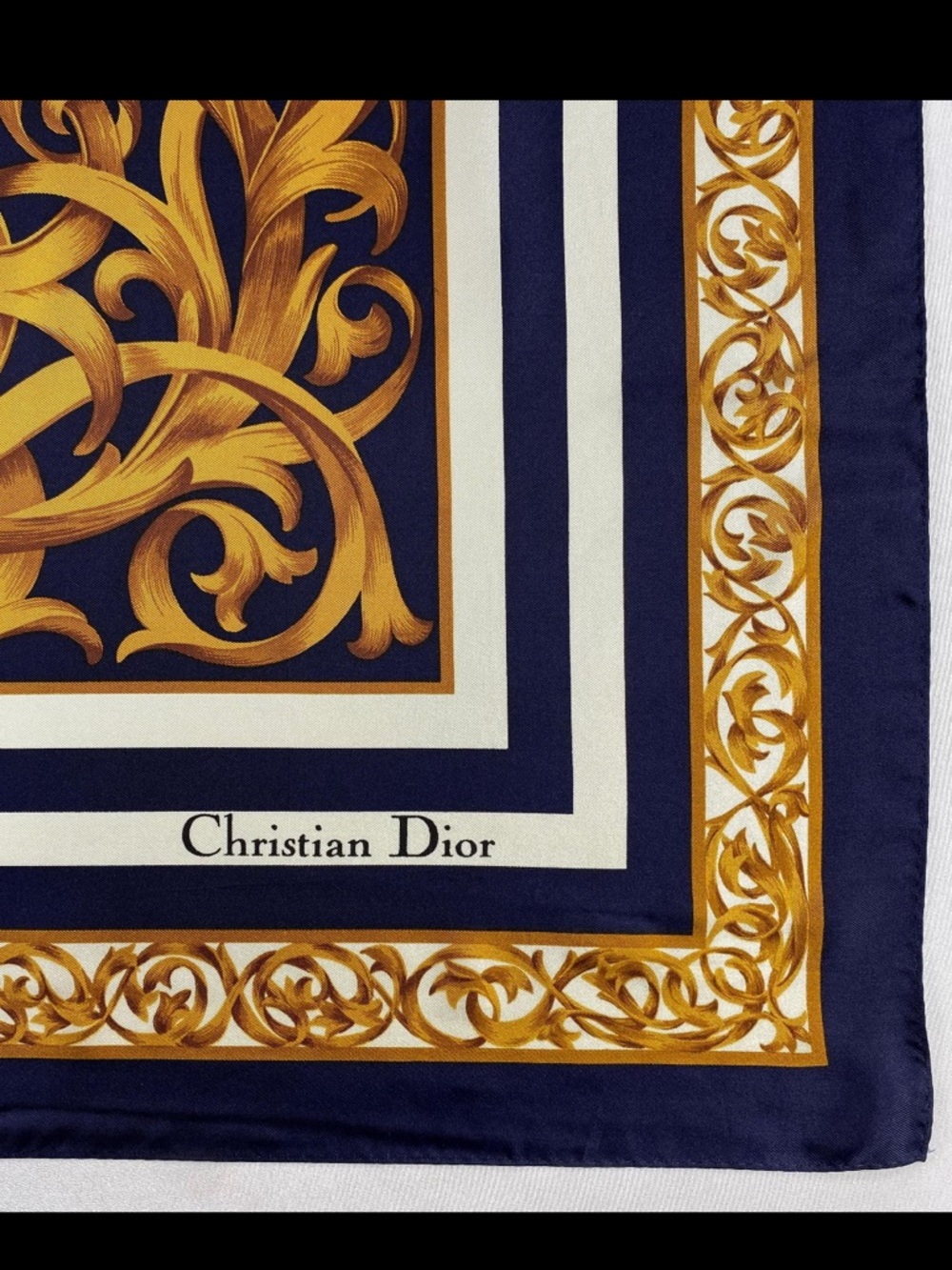 DIOR🔥 Elegant Silk Scarf - Picture 3 of 3